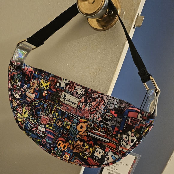 Tokidoki Midnight Metropolis shoulder bag - Picture 5 of 8